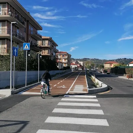 Panoramico Bilocale Accanto A Pista Ciclabile *